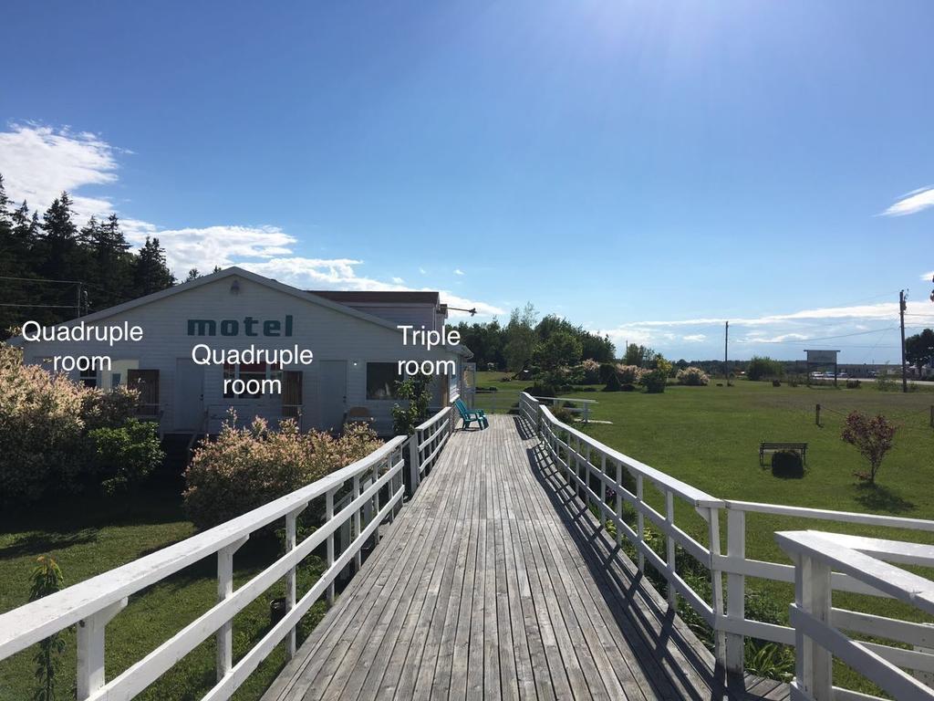 Baywatch Lighthouse Cottages & Motel Brackley Beach Exterior photo